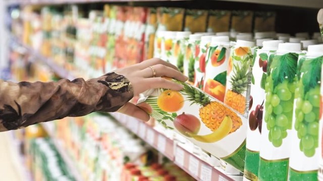 Fruit juice package shopping